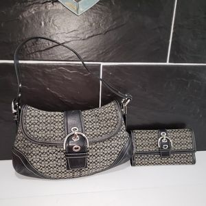 Authentic Coach Signature Bl/Wh Purse & Wallet